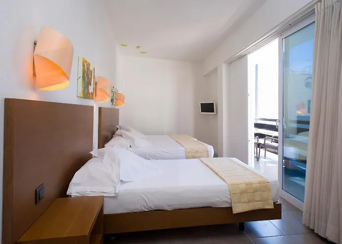 Es Mitjorn Hotel